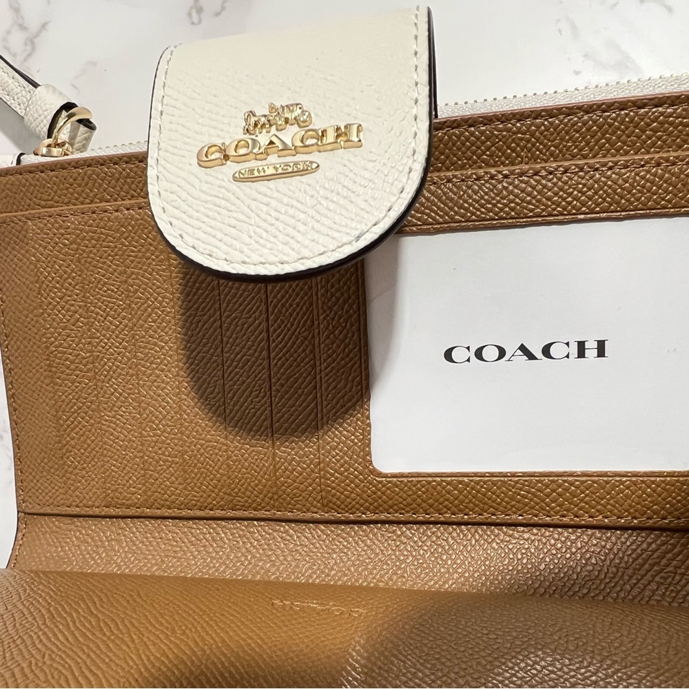 NWT‎ Coach Ivory Leather Wristlet/Phone Wallet - Picture 7 of 11